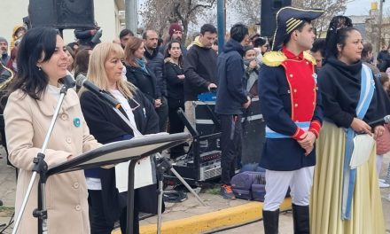 Acto oficial por el Día de la Bandera en Rufino