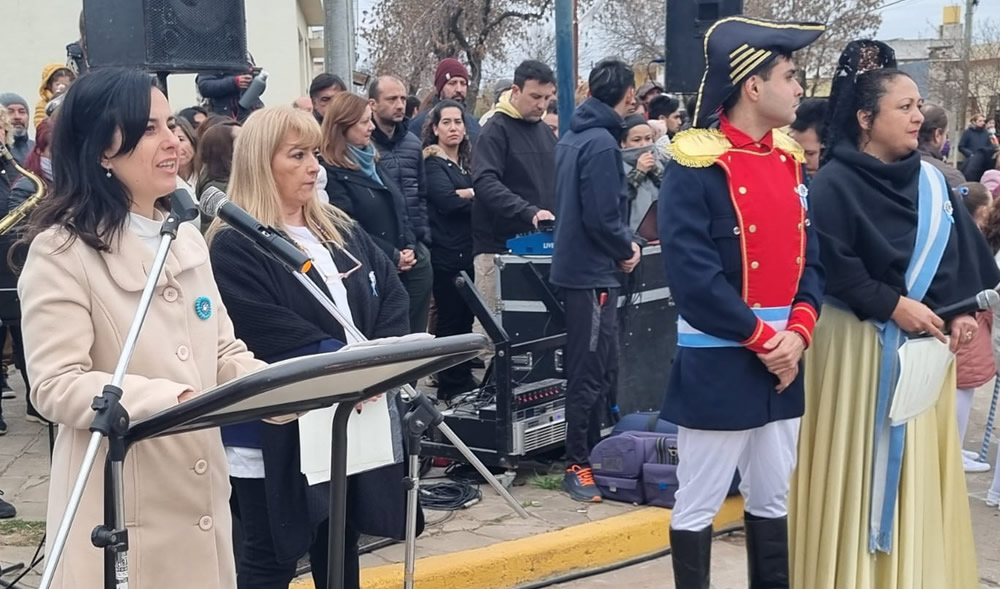 Acto oficial por el Día de la Bandera en Rufino