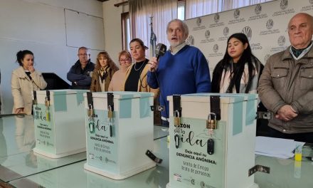 Se realizó el acto de apertura de los tres buzones de la vida