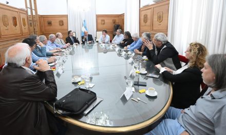 Guillermo Francos, jefe de gabinete, se reunió con integrantes de la CGT