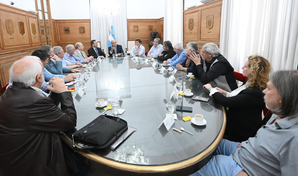 Guillermo Francos, jefe de gabinete, se reunió con integrantes de la CGT