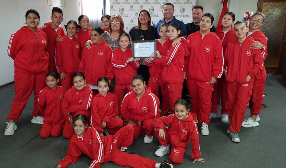 Reconocimiento a «La Estación» y su coach Nadia Sandivares